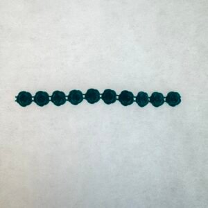 Embellissement fleurs velours bleues canard