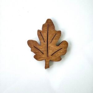 Sujet bois feuille de chêne marron