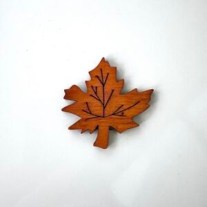 Sujet bois feuille d'érable orange